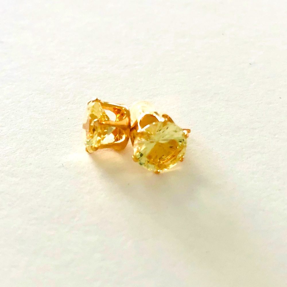 Sunny yellow crystal studs - NWT - Picture 3 of 6